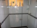 /album/divisiones-de-banos-en-aluminio-y-acrilico-en-vidrio-templado-con-accesorios-en-acero-y-aluminio/division-de-ba%c3%b1o-jpg/